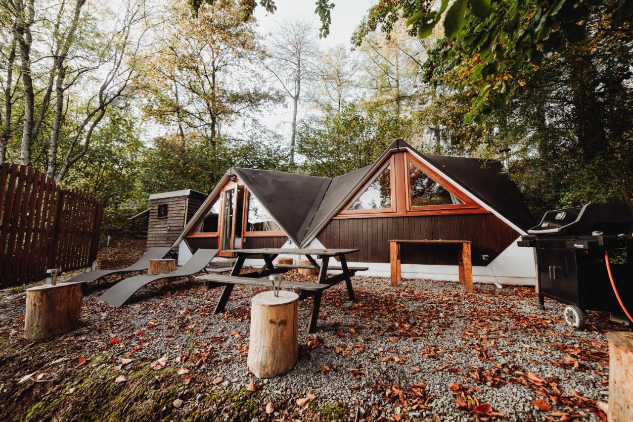 Chalet Tropical Avec Bain A Bulles - In The Woods Gesves Dış mekan fotoğraf