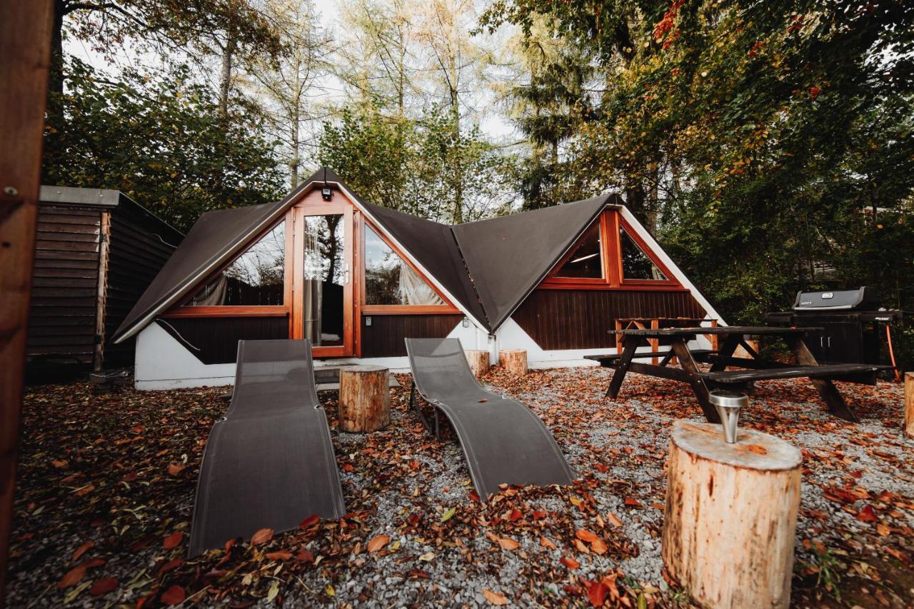 Chalet Tropical Avec Bain A Bulles - In The Woods Gesves Dış mekan fotoğraf